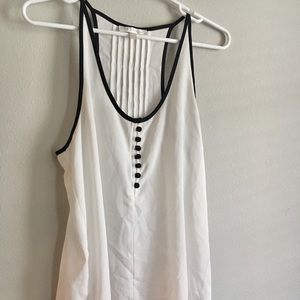 Flowy, contrast blouse